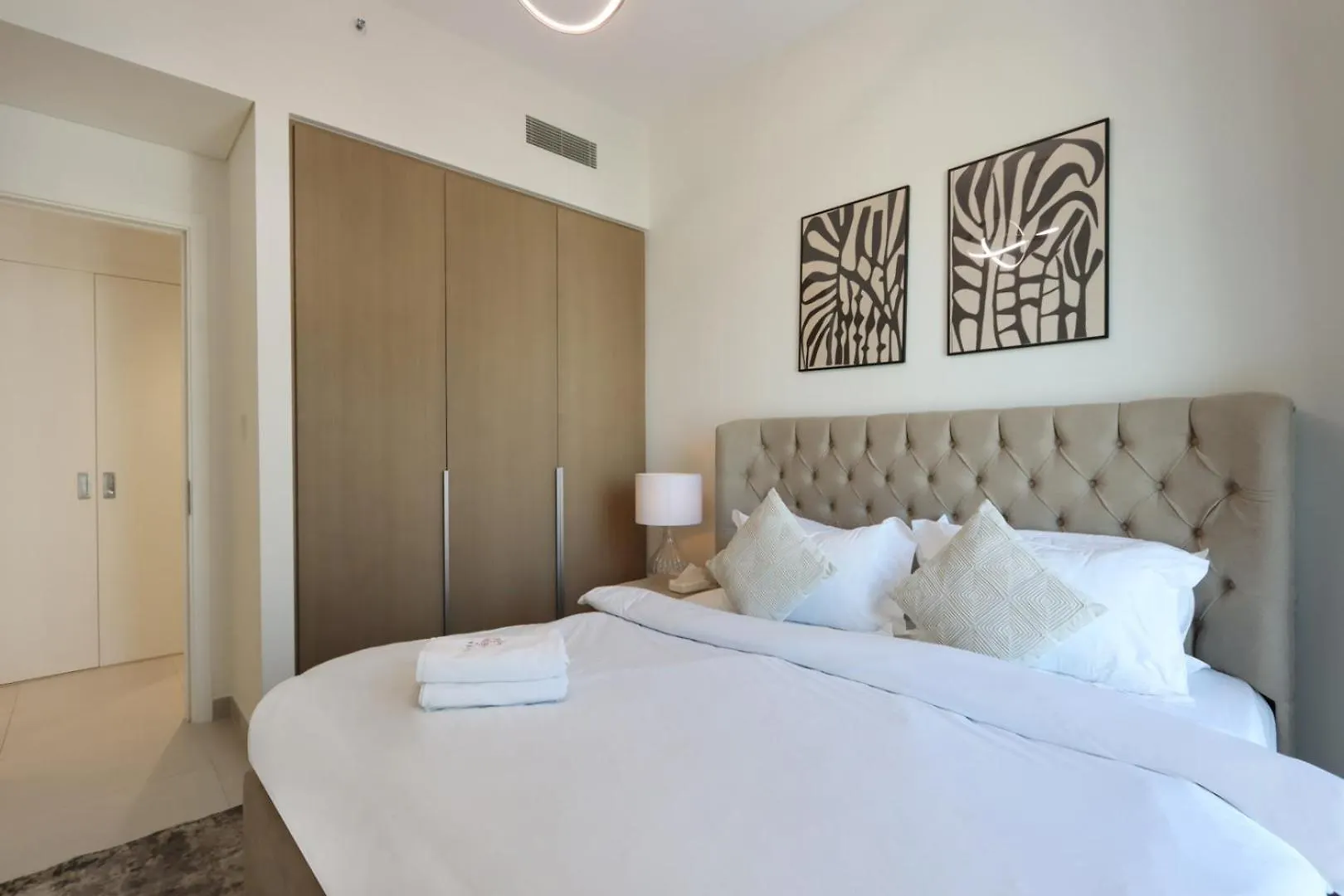 Livbnb-Plush Summer 2Br Unit At Creek Beach 迪拜 公寓